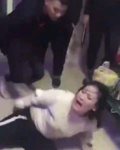 Làm ko có tiền, mà gđ còn phải b::ỏ ti*ền ra chu/ộc về…